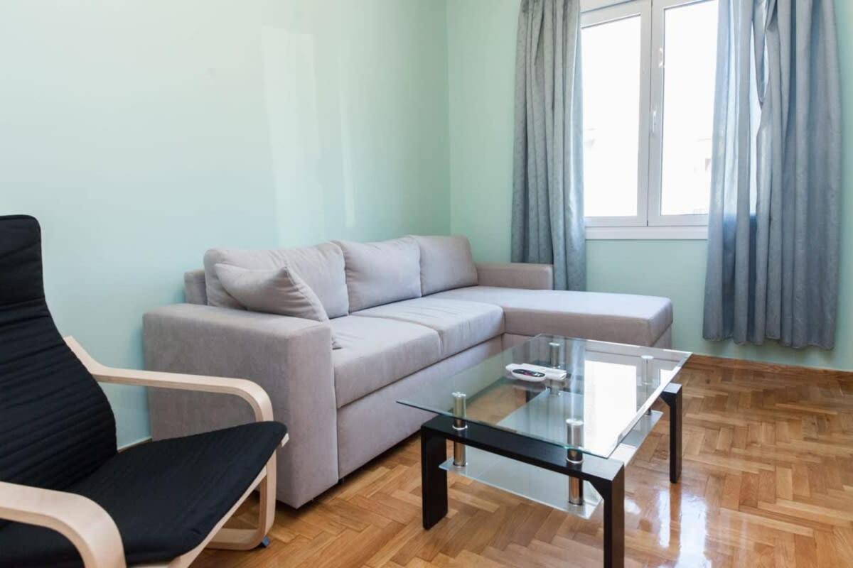 Modern Greek Living 1 Bd In Dafni