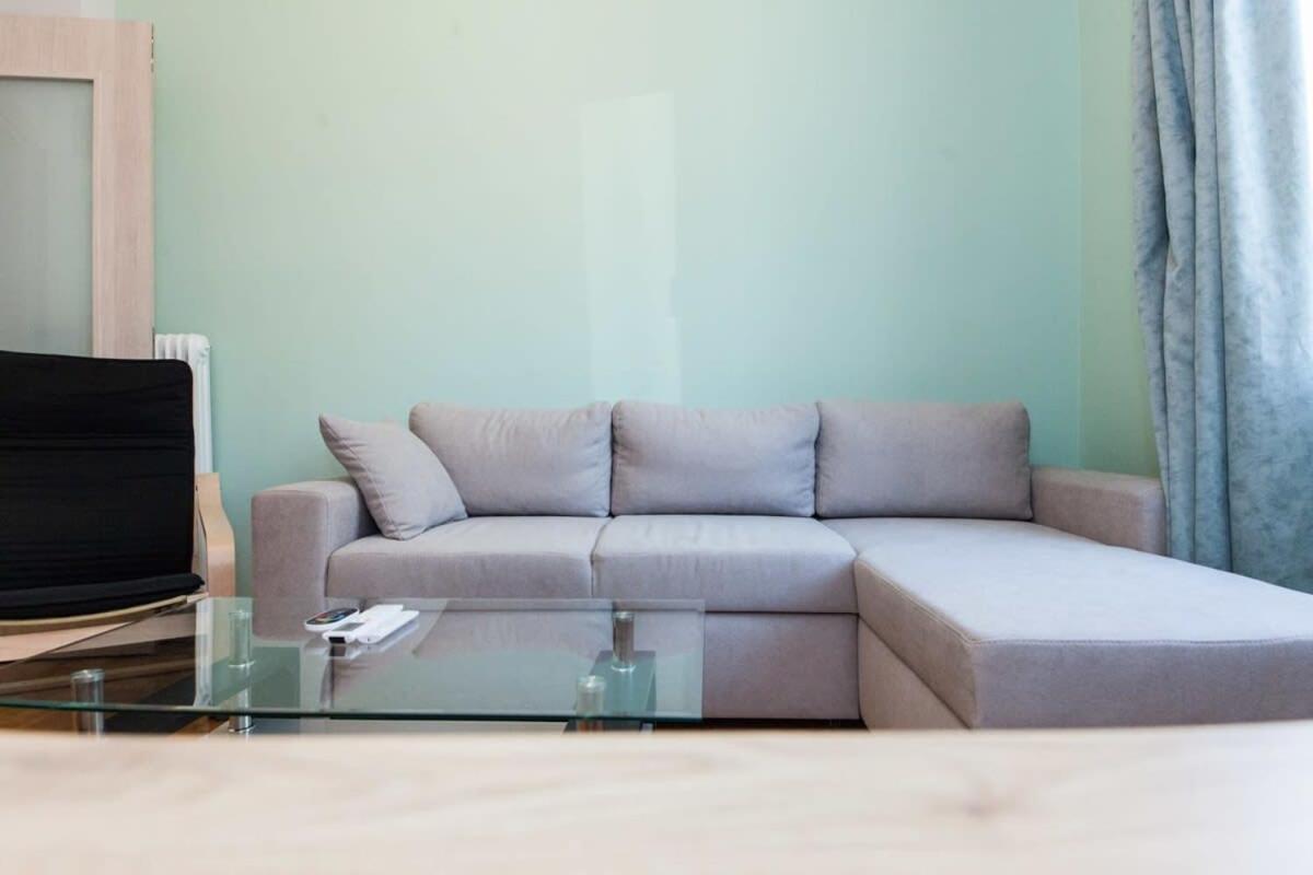 Modern Greek Living 1 Bd In Dafni