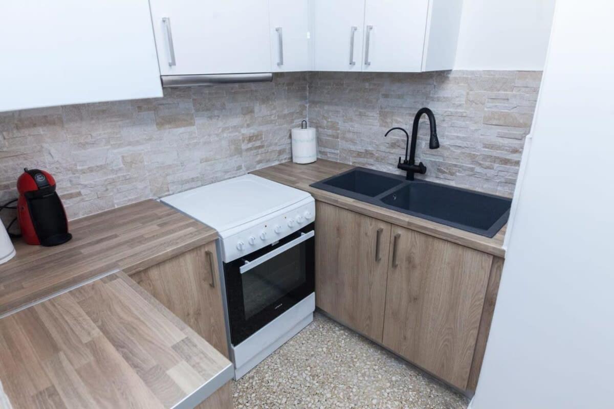 Modern Greek Living 1 Bd In Dafni